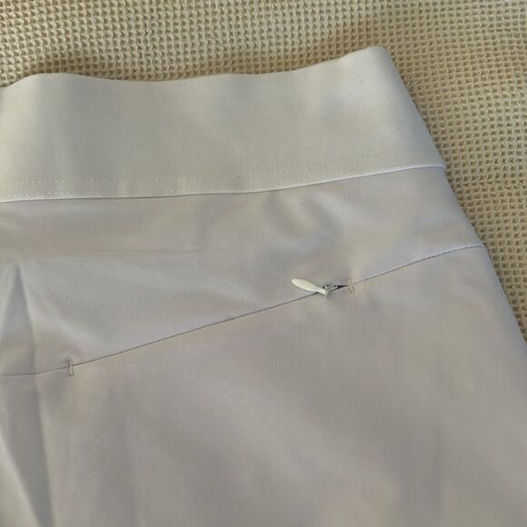 Greg Norman Woman Active Tennis Golf Skort, White, Size XLarge, NWT - Picture 8 of 9